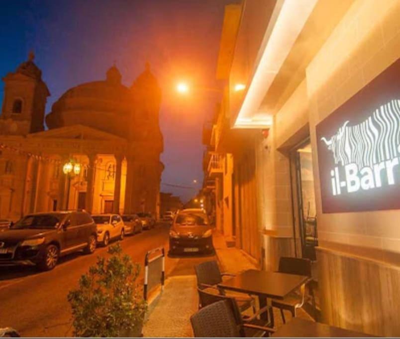 Central, Fully Equipped Modern - 2 Apartment *